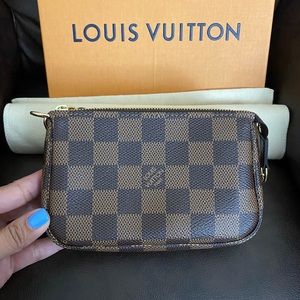 NWT 💯 Authentic Louis Vuitton Mini Pochette
